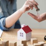 Konut Satışlarında Rekor Kırıldı, Ancak Ev Sahipliği Oranı Geriledi: Barınma Krizi Derinleşiyor